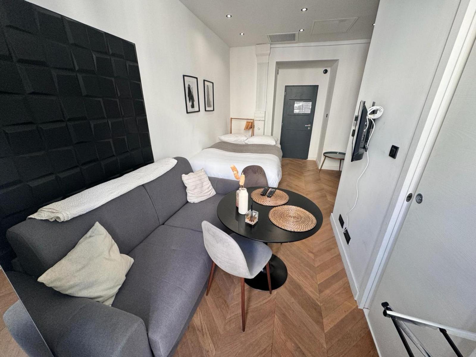 Chic Cozy In The Heart Of The Apartment Nizza