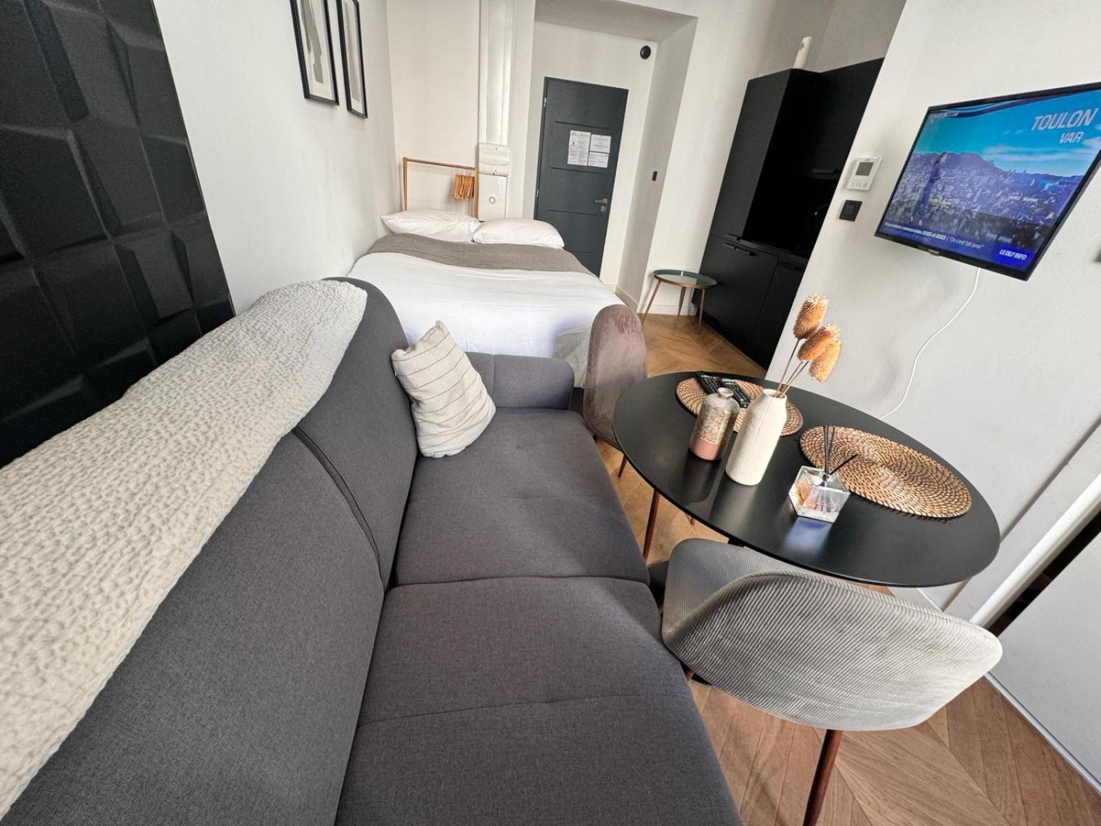 Chic Cozy In The Heart Of The Appartement